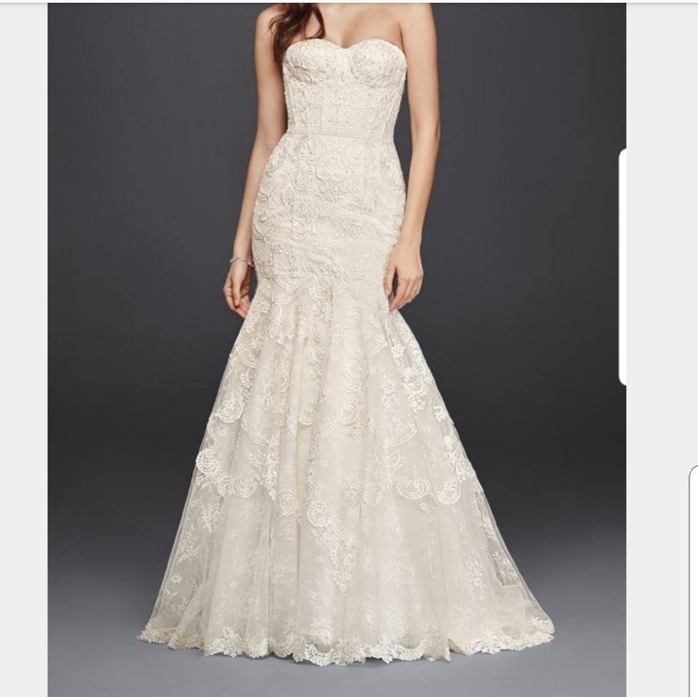 Ivory Lace Wedding Dress